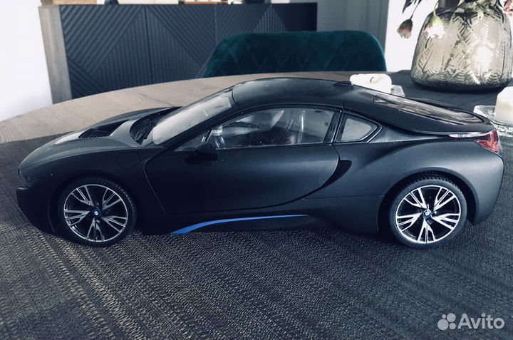 Радиоуправляемая машина BMW i8