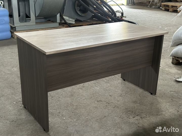 Стол письменный б/у 1400х700
