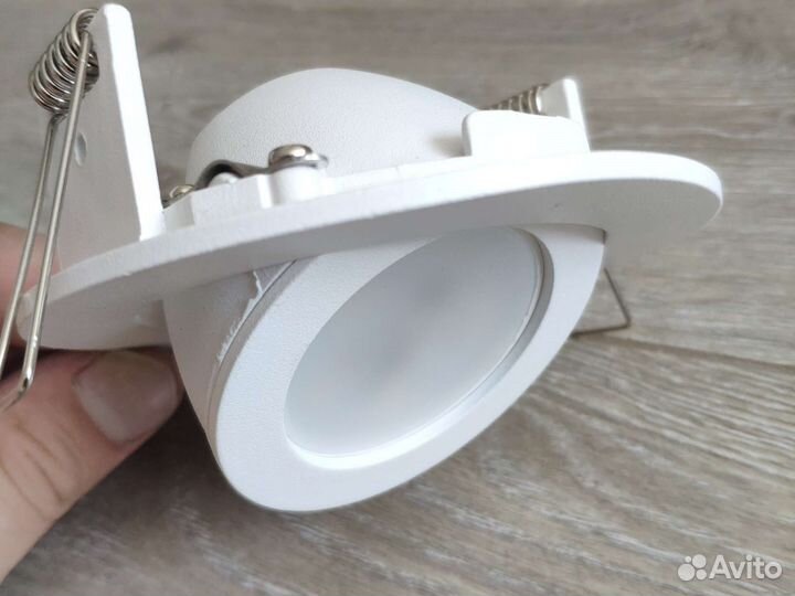 Светильник встраиваемый