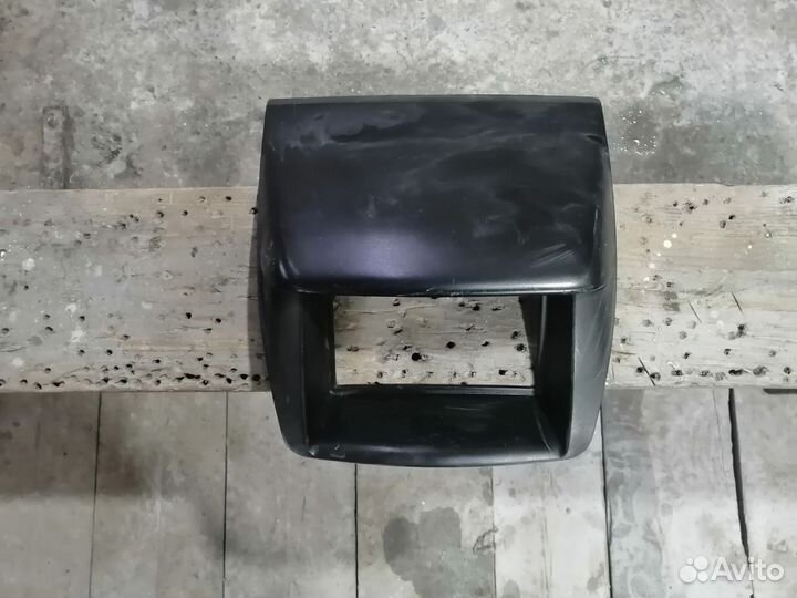 Рамка дисплея. Mitsubishi L200. 2011 г