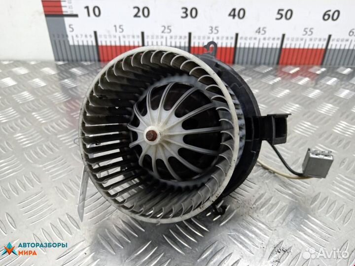 Моторчик печки Opel Zafira Family рест. 2014