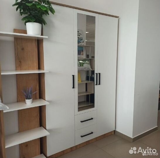 Шкаф четырехстворчатый евро