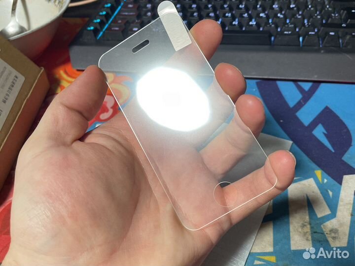 Защитное стекло iPhone 4/4s