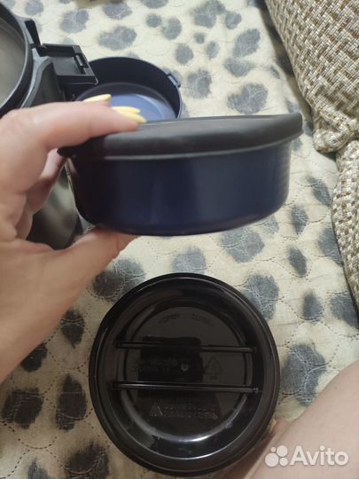 Термос с контейнерами thermos