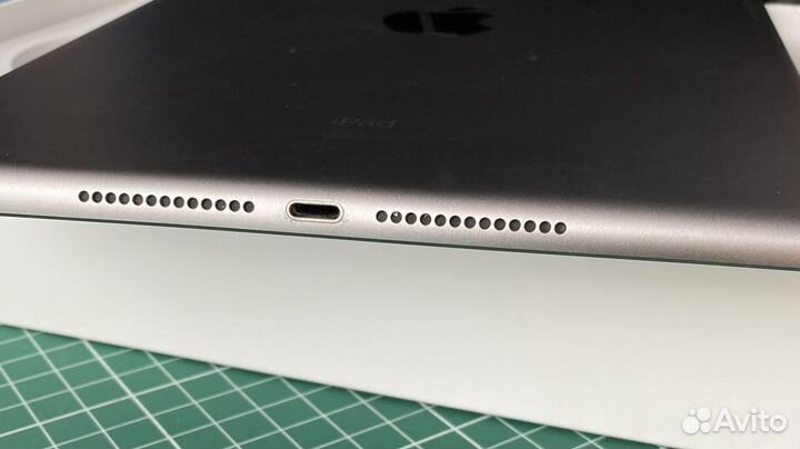 iPad 5th Generation (2017), Space Gray, 128GB