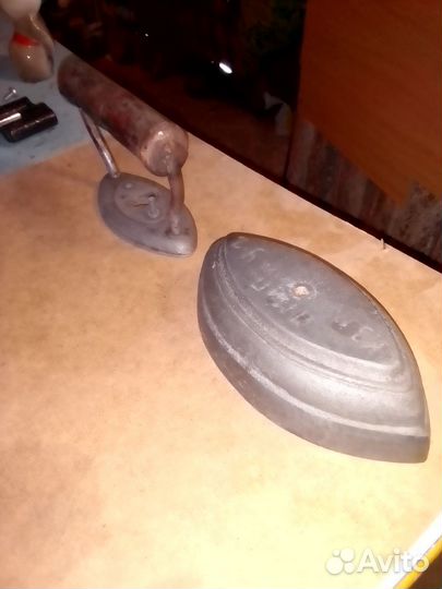 Утюг старинный