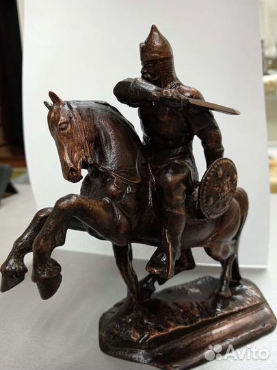 Бронзовая статуэтка СССР