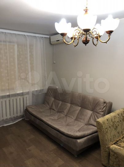 2-к. квартира, 43 м², 1/3 эт.