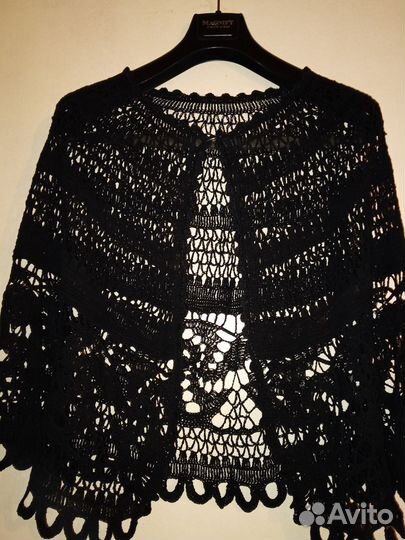 Вязанная крючком ажурная пелерина (ручная работа)