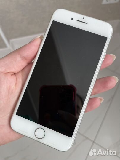 iPhone 8, 64 ГБ