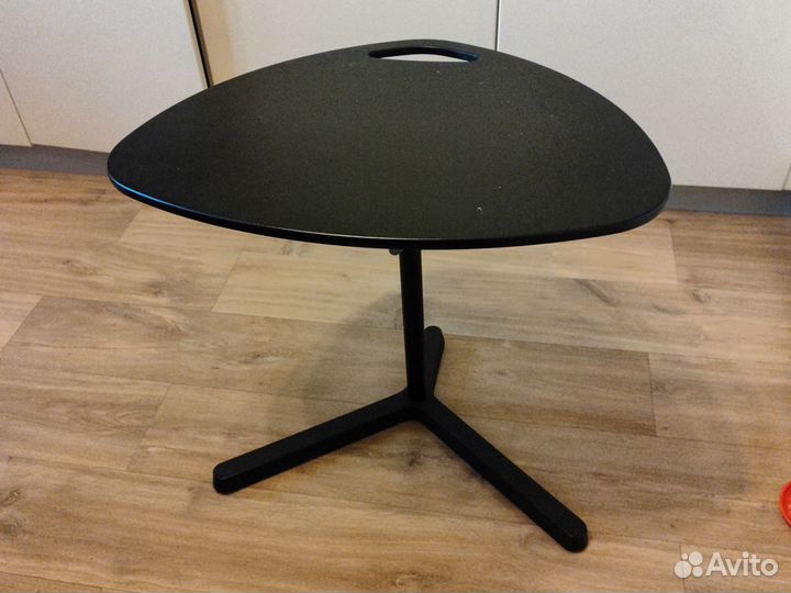 Столик под ноутбук