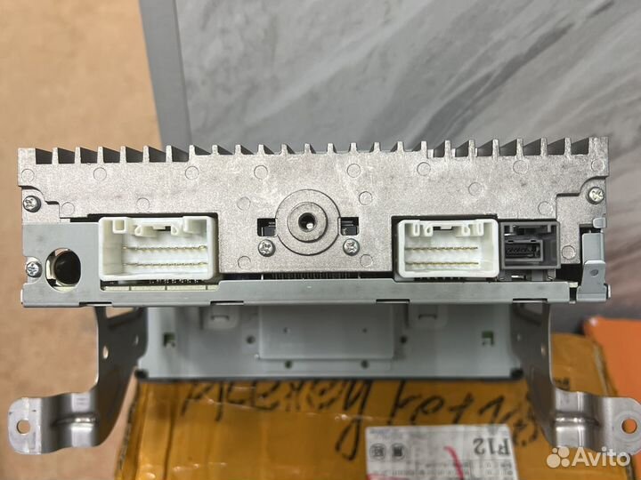 Штат.магнитола на Mitsu outlander 3,2DIN,с рамкой