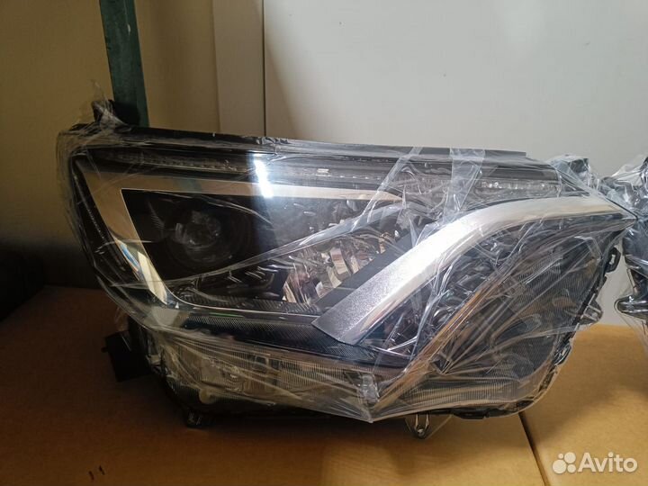 Фары Toyota RAV4 IV (XA40) Рестайлинг галоген