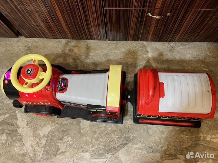 Паровоз с дымом