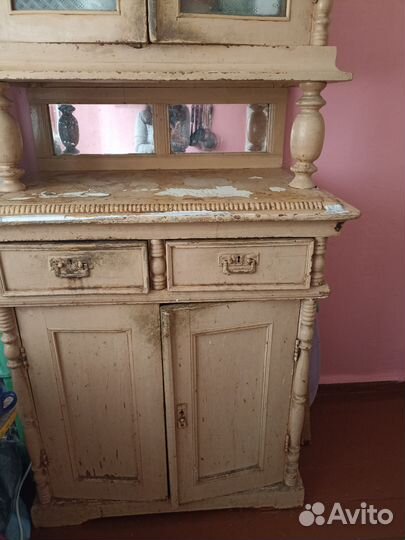 Старинный буфет