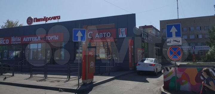 Новый торговый центр на высоком трафике, 1342 м²