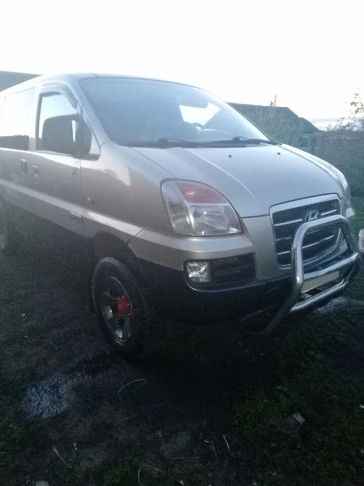 Hyundai Starex