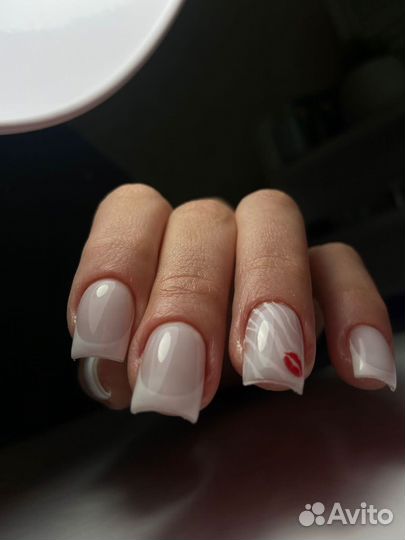 Маникюр педикюр