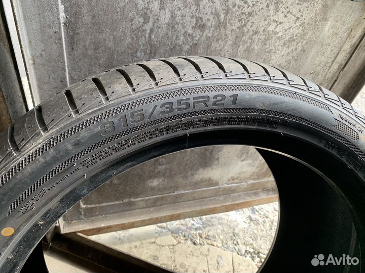 RoadX RXQuest SU01 275/45 R21 и 315/35 R21