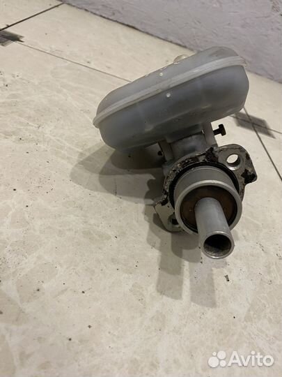 Главный тормозной цилиндр Peugeot 306