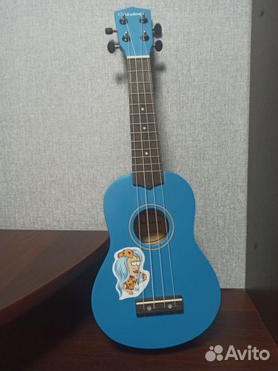 Укулеле Veston и чехол для укулеле