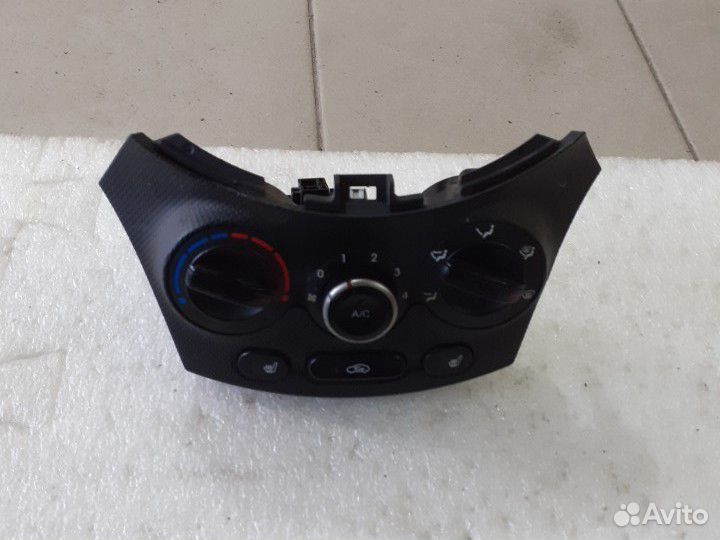 Блок управления отаплителем Hyundai Solaris 1