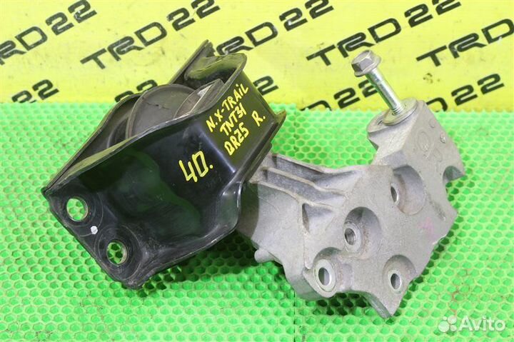 Подушка двигателя правая Nissan X-Trail TNT31