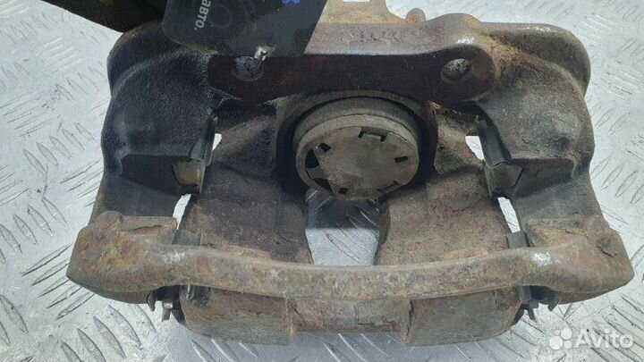 Суппорт передний левый Peugeot 408 DV6CM