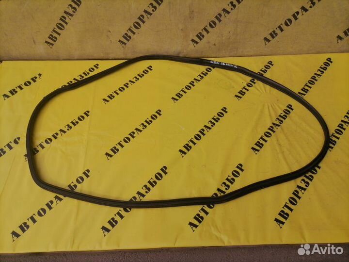 Уплотнитель резиновый Toyota Rav4 40 2013-2019 2.0