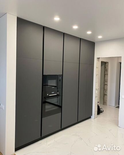 Кухня на заказ с современным дизайном