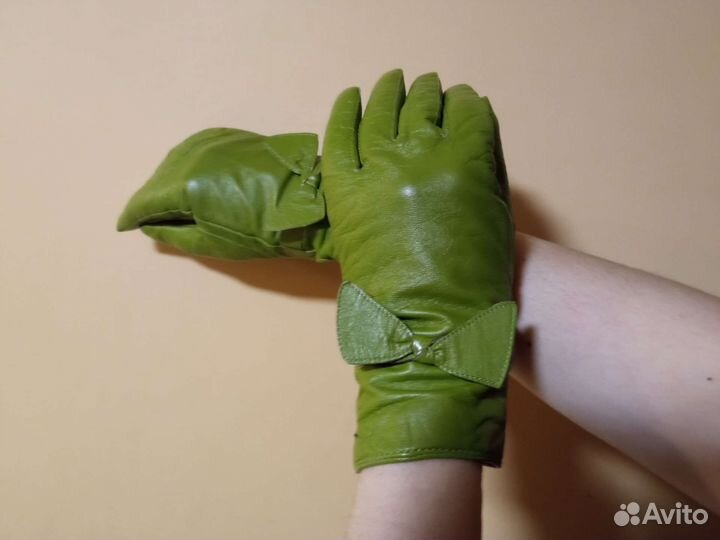 Перчатки женские кожаные, цвет зелёный