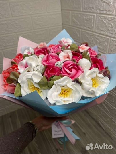 Сладкие букеты из зефира и шоколад