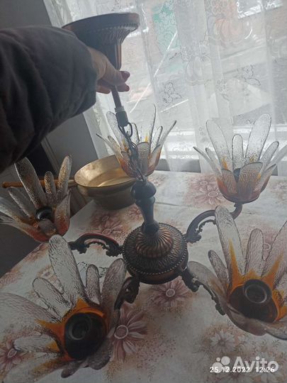 Люстра красный май