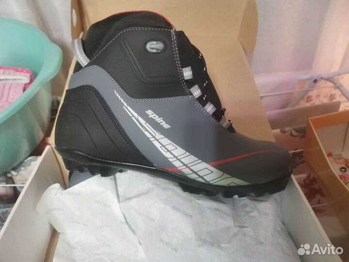 Лыжные ботинки Spine