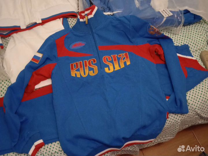 Спортивные костюмы