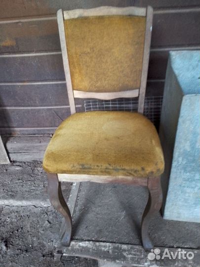 Стул деревянный