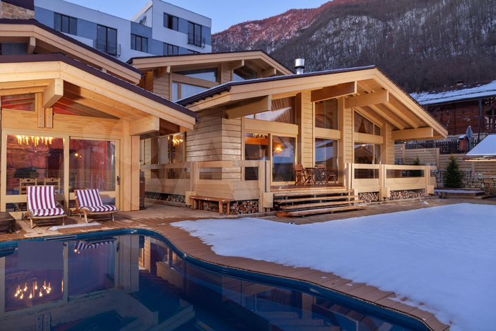 Дом 300 м² на участке 10 сот.