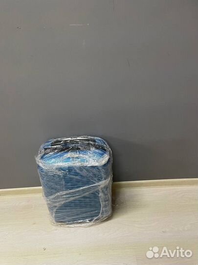 Чемодан на колесах, синий