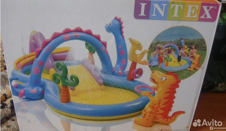 Детский бассейн с горкой