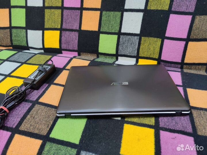 Ноутбук asus X550CC