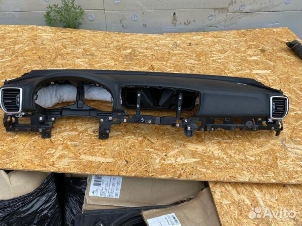 Торпедо Kia Sportage 4