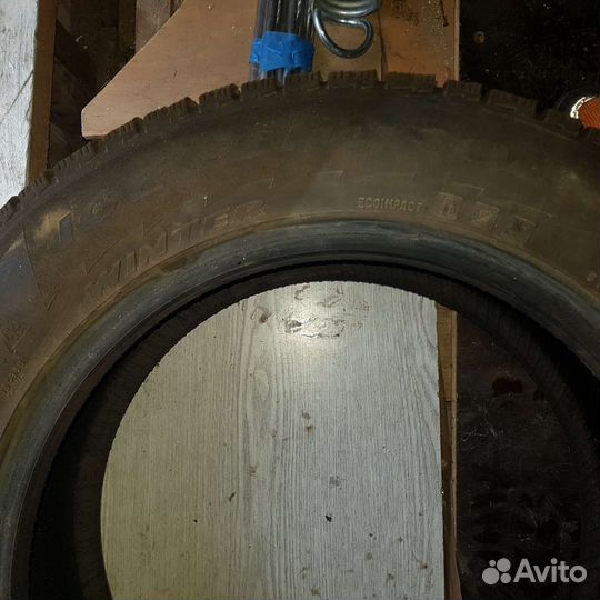 Pirelli Winter Ice Control 215/60 R16