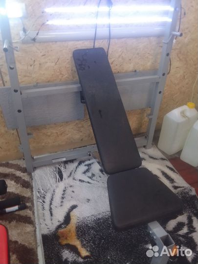 Скамья для жима со стойками