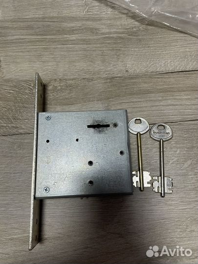 Замок врезной