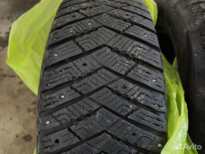 Goodyear UltraGrip Ice Arctic SUV 225/65 R17 102T