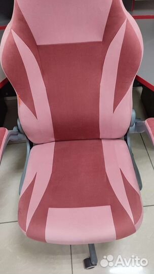 Компьютерное игровое геймерское кресло