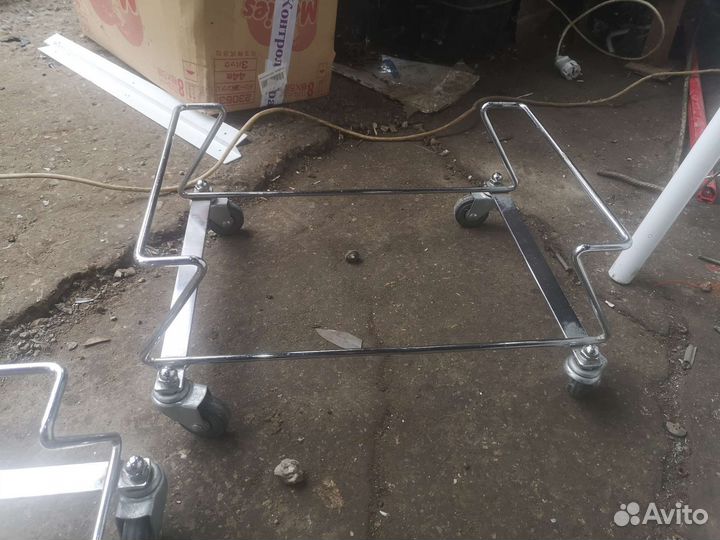 Подставка под Корзинки хром