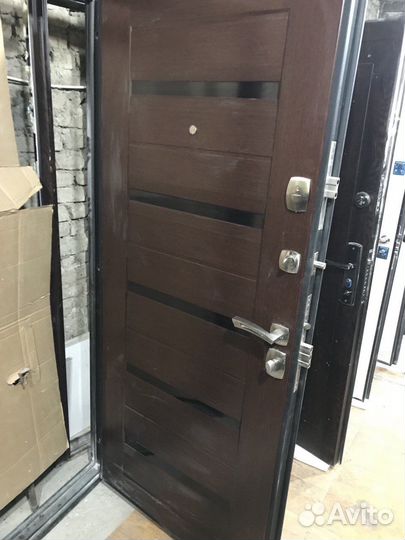 Металлическая дверь бу