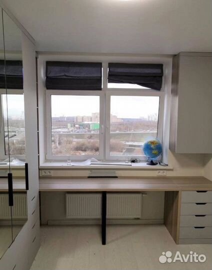 Рабочая зона у окна