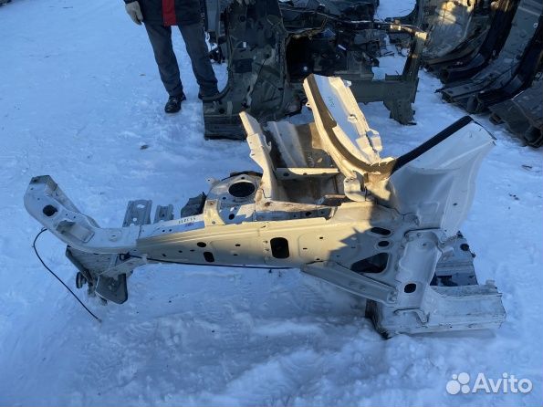 Четверть передняя левая Mitsubishi Outlander 3 GF